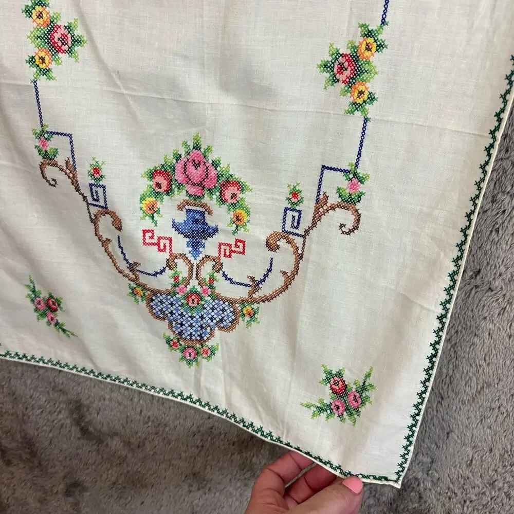 Vintage Cross Stitch Rectangle Table Runner Cover White Blue PInk Floral